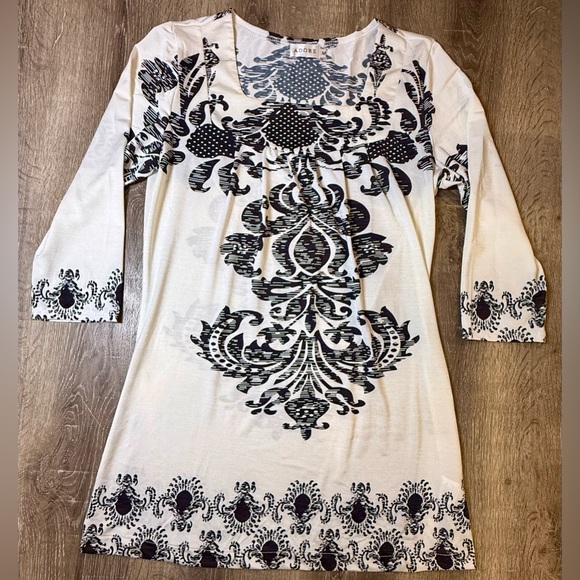 ADORE, Black and White Mod Artsy Damask Shift Mini Dress, Size Medium - Picture 9 of 14